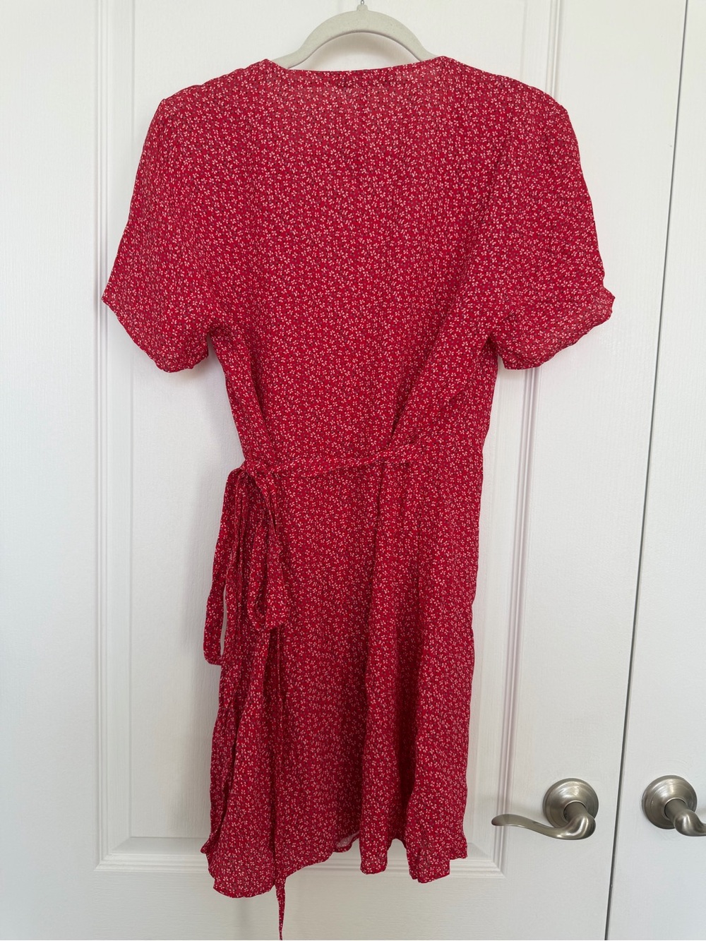 Like New Ciao Lucia Zia Red w/ White Floral SS Wrap Mini Dress size Medium - Picture 3 of 4